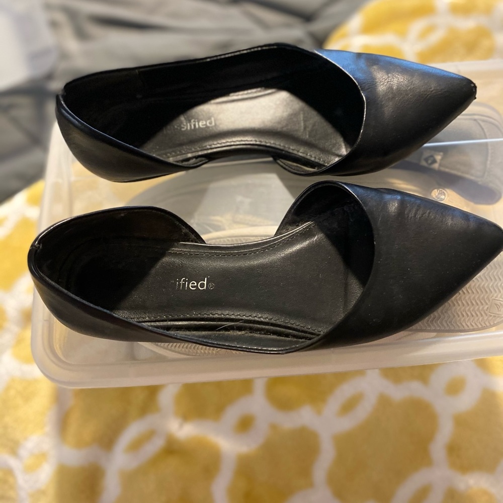 Flats - Picture 2 of 2